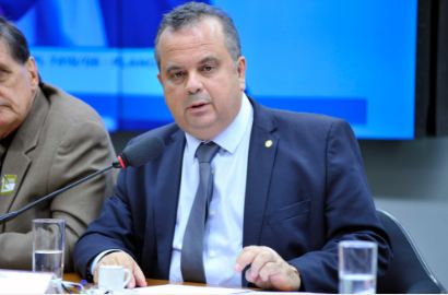 Proposta para alterar lei sobre planos de saúde poderá ser apresentada em um mês